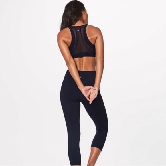 LULULEMON Fresh in Mesh Sports Bra Midnight Blue B/C RARE Size 4 Like New - Picture 3 of 9